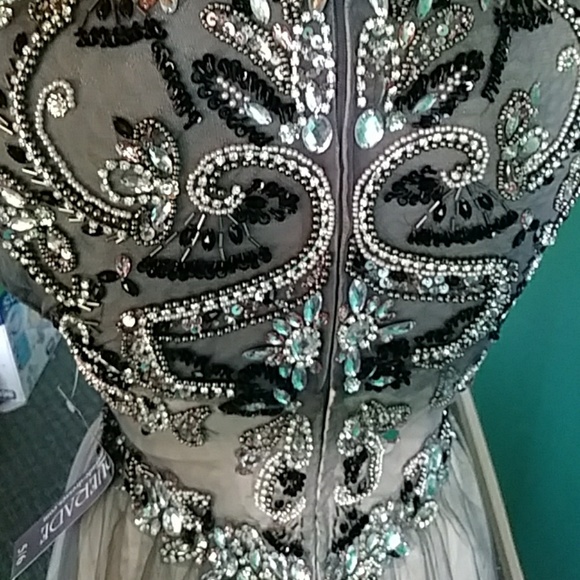 Special occasion dress - Picture 5 of 5
